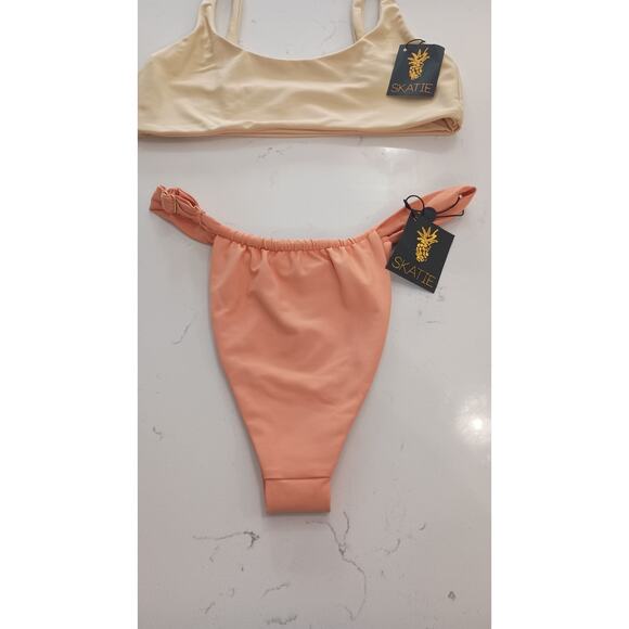 NWT Skatie bikini Designed in Venice orange cream top/buttercream bottom. Size M - Picture 4 of 9